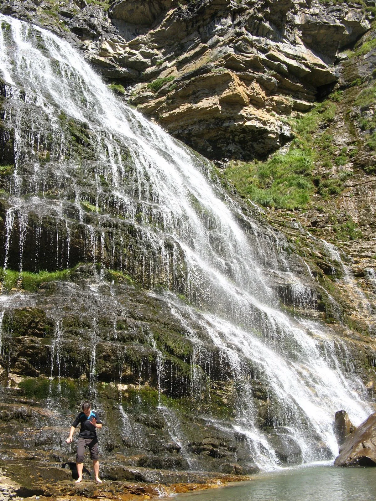 Cascada Cola de Caballo en el valle de Ordesa, salto de unos 70 metros