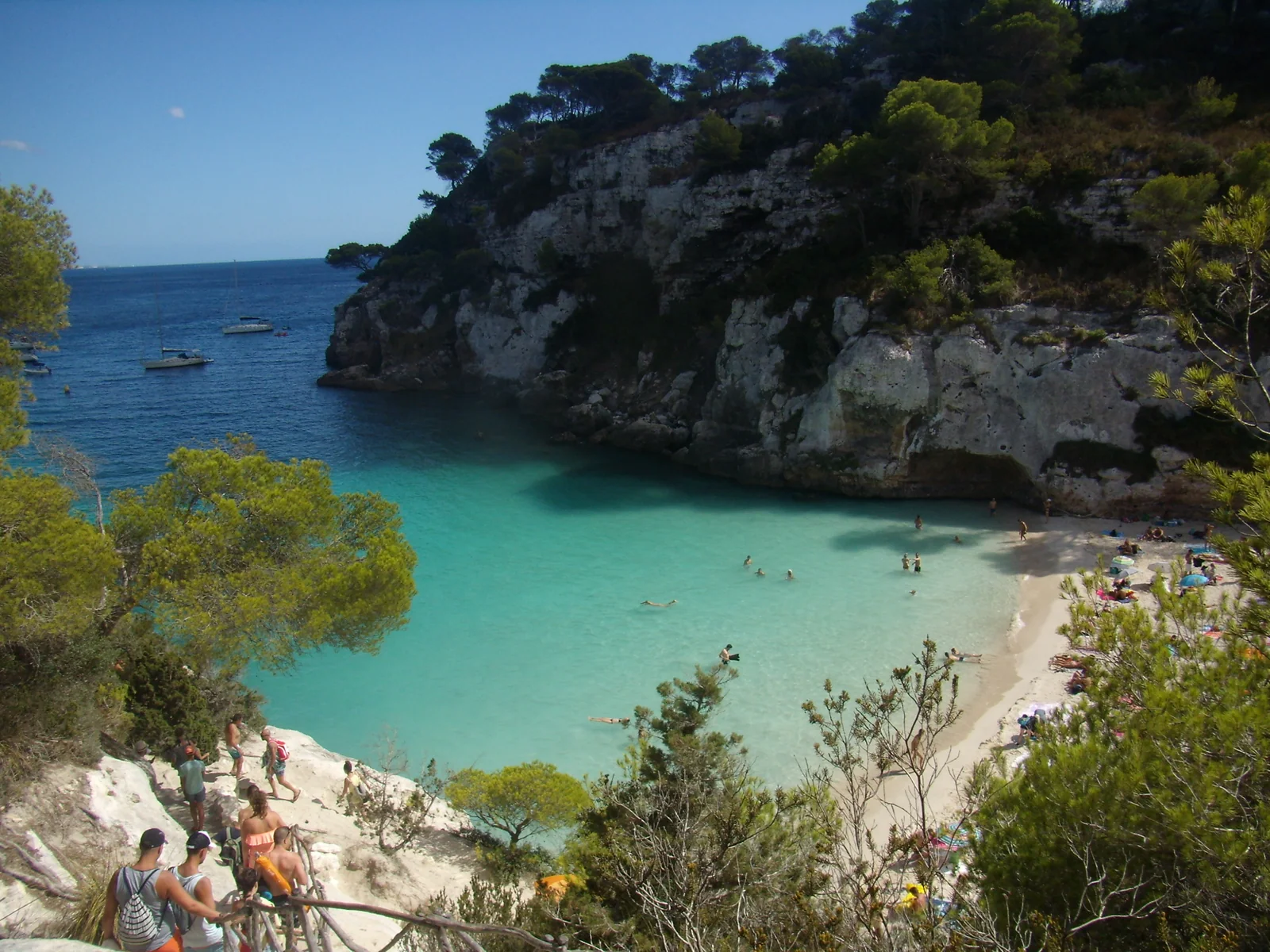 Cala Macarelleta, la pequeña cala virgen anexa a Macarella, Menorca